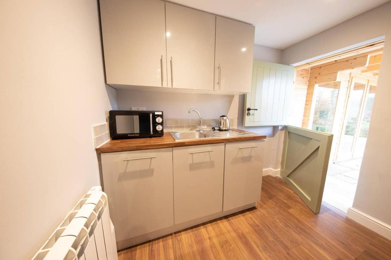 Moors Wood Relaxing ,Tranquil Retreat With Hot Tub Villa Chippenham  Exteriör bild