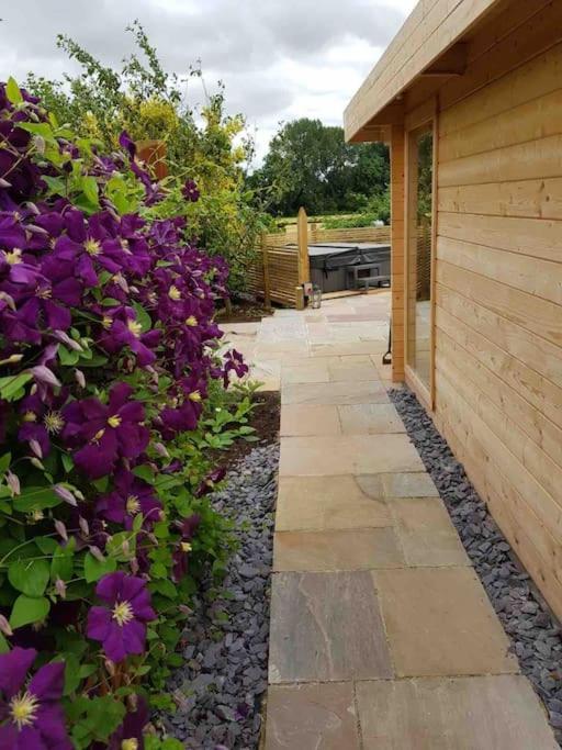Moors Wood Relaxing ,Tranquil Retreat With Hot Tub Villa Chippenham  Exteriör bild